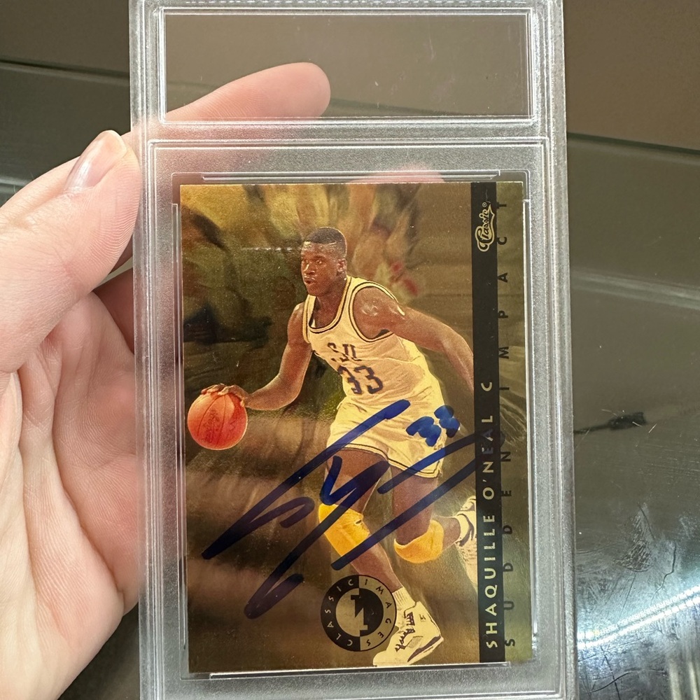 Shaquille O’Neal autographed classic 1993 card great condition